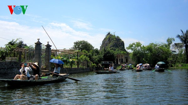 Tam Coc – Ha Long Bay on land - ảnh 21